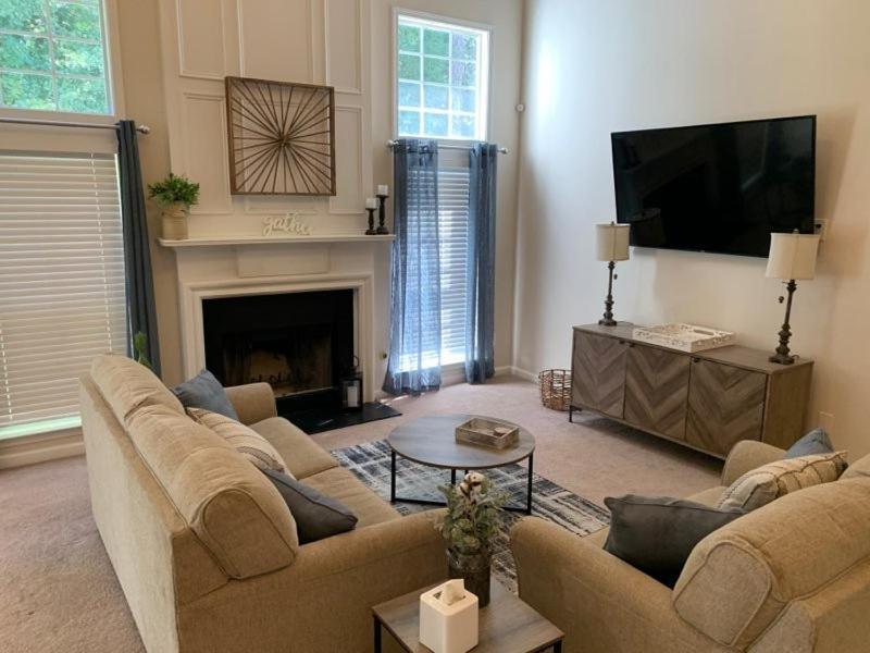 Enjoy This Amazing Home With Porch & Grill Near Dt Вудсток Екстер'єр фото